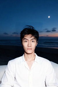 الممثل Tonglan Qiu