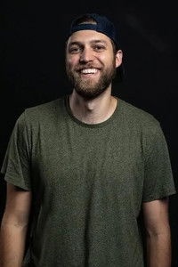 المخرج Tyler Falbo