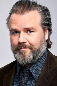 الممثل Tyler Labine
