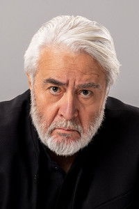 الممثل Ugur Yücel