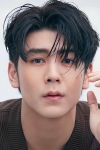 الممثل Vachirawich Aranthanawong