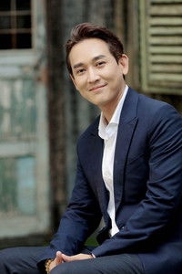 الممثل Vi Van Hua