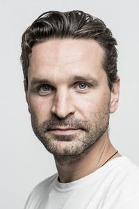 الممثل Viktor Dobronravov