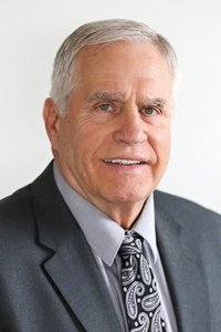 الممثل Walter Platz