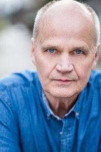 الممثل Warren Ellis