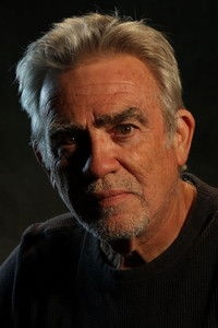 المخرج William Dear