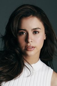 الممثل Yassi Pressman