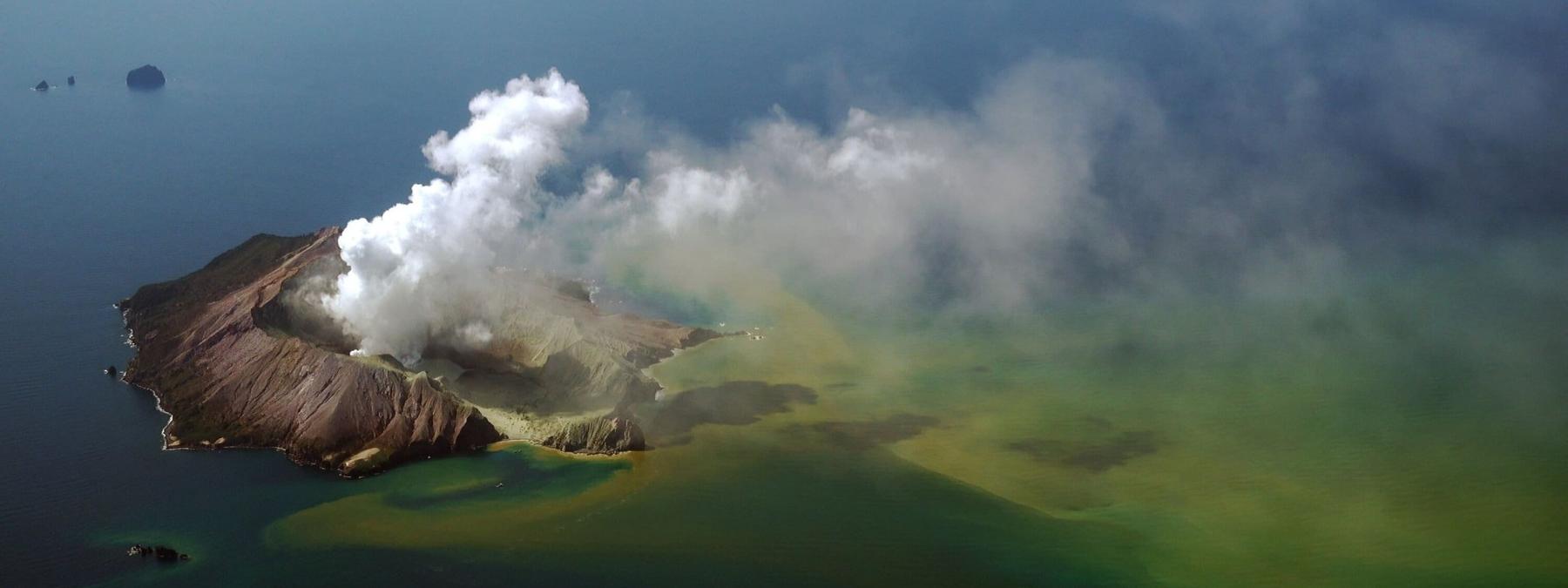 غلاف فيلم The Volcano Rescue from Whakaari 2022 مترجم